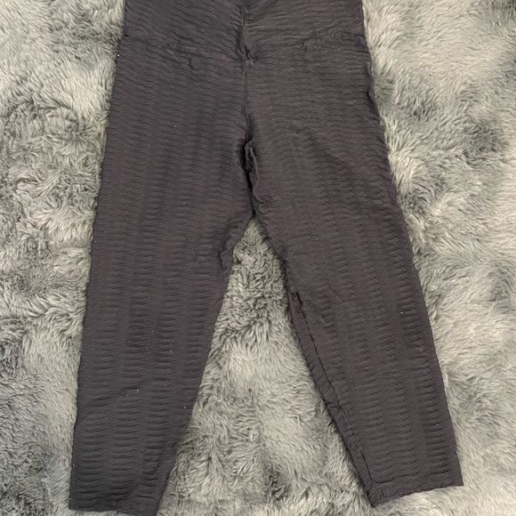 Black Booty by Brabants Cropped Leggings - Picture 3 of 3